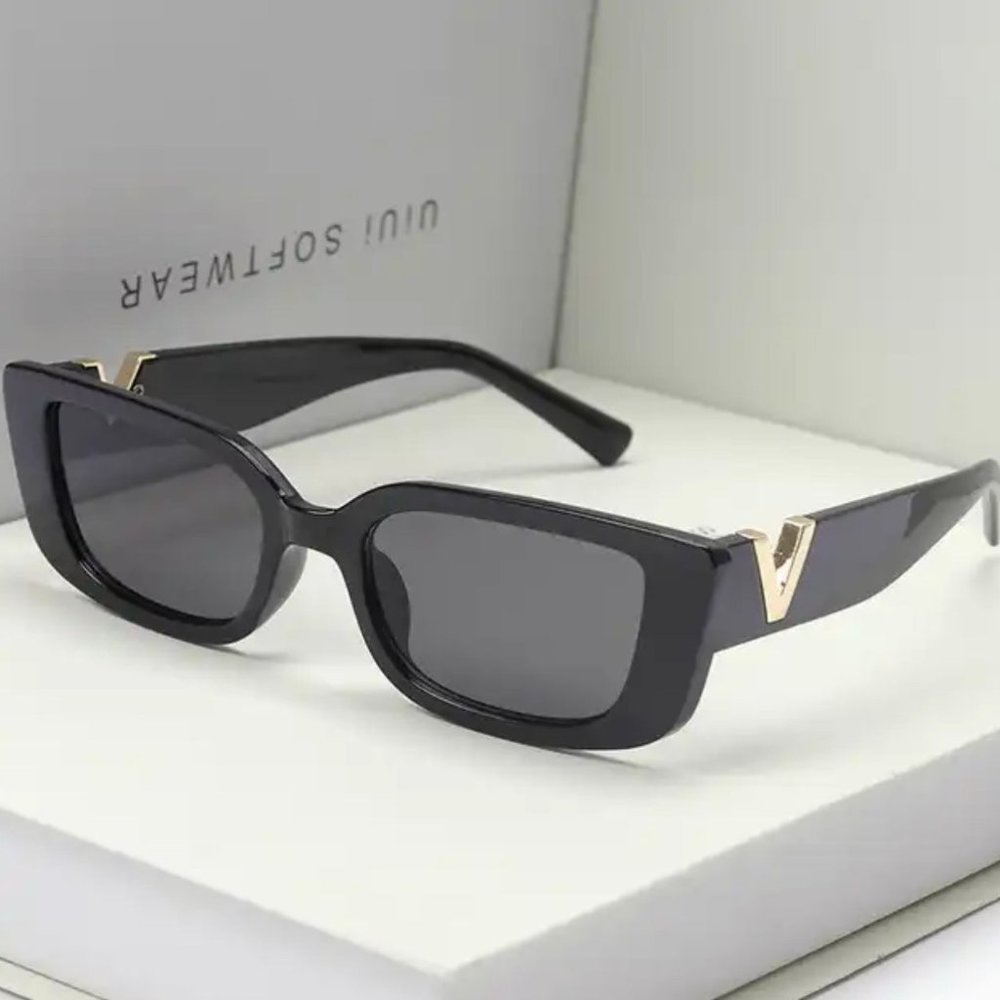 Small Rectangle Sunglasses for Women Men Vintage Trendy Y2K Rectangular Sunglass